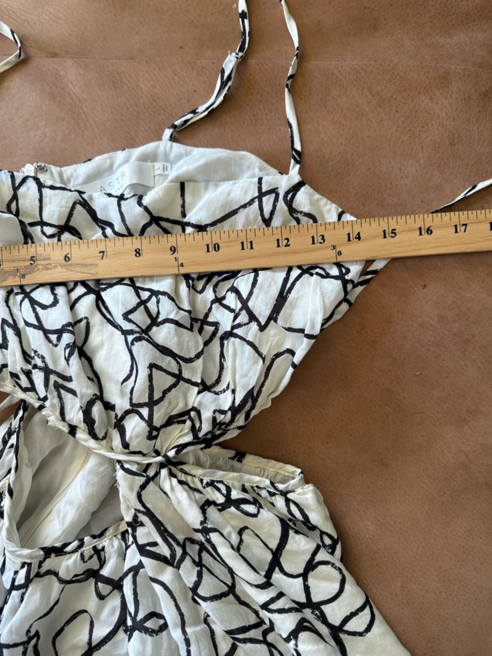 ASTR THE LABEL Sanger Cut Out Maxi Dress - Sketch Black & White Size Large - Picture 8 of 12